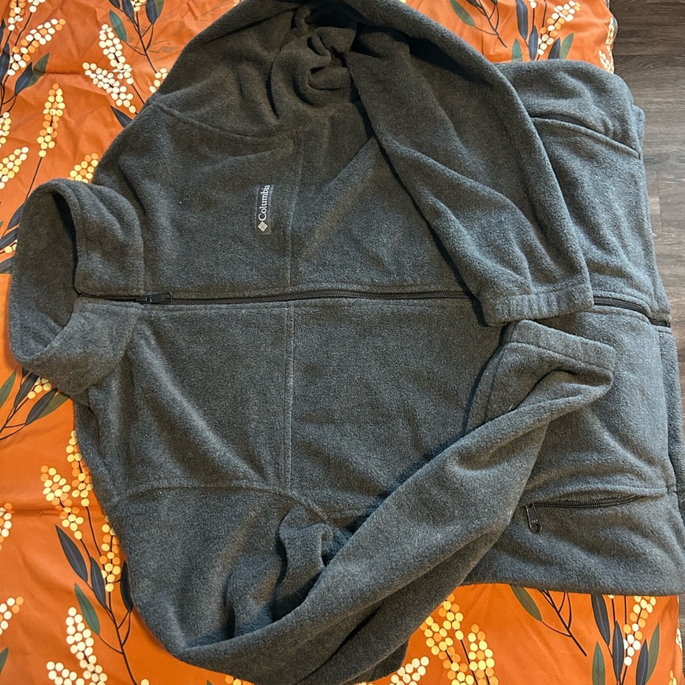Columbia Men's Gray Sweater